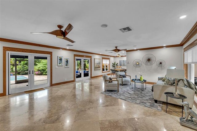 1 of 87 - 701 Nw 24th St, Wilton Manors, FL