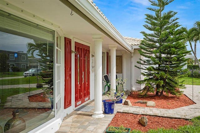 3 of 47 - 4421 Ne 23rd Ave, Lighthouse Point, FL