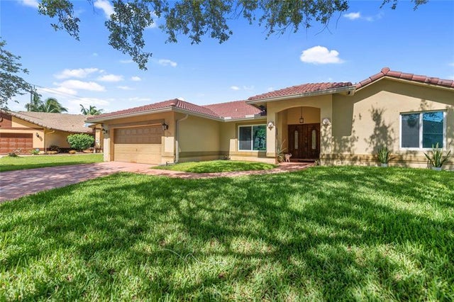 1 of 14 - 5392 Sw 11th St, Plantation, FL