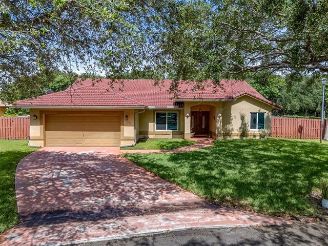 2 of 14 - 5392 Sw 11th St, Plantation, FL