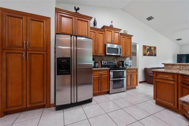 3 of 14 - 5392 Sw 11th St, Plantation, FL