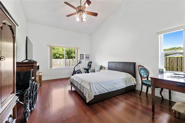 5 of 14 - 5392 Sw 11th St, Plantation, FL