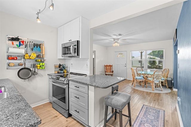 3 of 28 - 2106 36th Ave, Vero Beach, FL