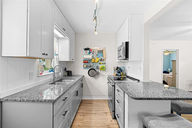 4 of 28 - 2106 36th Ave, Vero Beach, FL