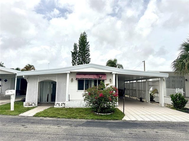1 of 4 - 109 N Key Dr, Hallandale, FL
