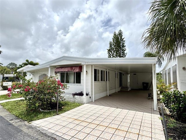 2 of 4 - 109 N Key Dr, Hallandale, FL