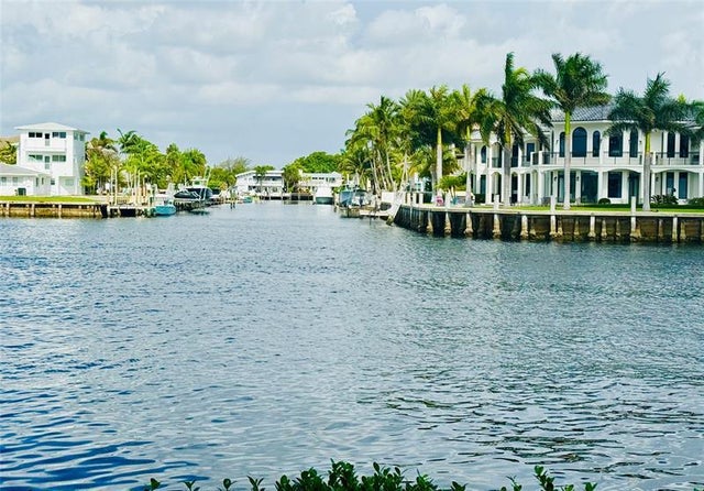 1 of 60 - 1431 S Ocean Blvd #17, Lauderdale By The Sea, FL