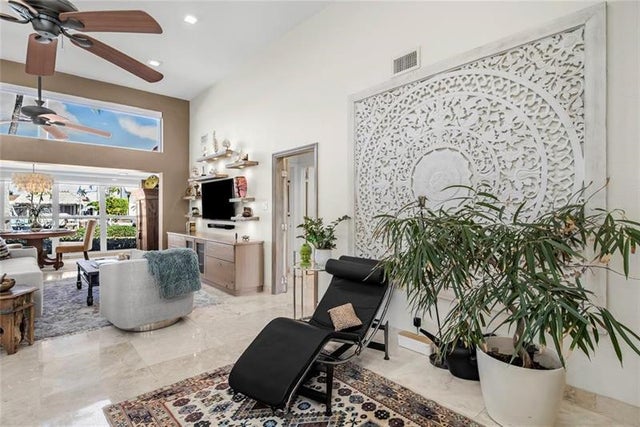 4 of 44 - 330 Se 14th Ave, Pompano Beach, FL