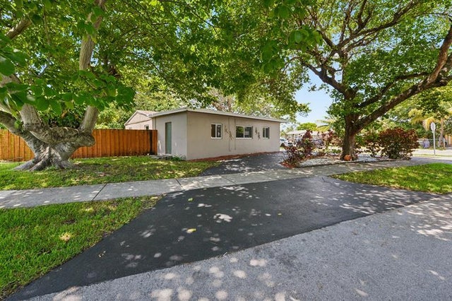 4 of 28 - 1520 Sw 47th Ter, Fort Lauderdale, FL