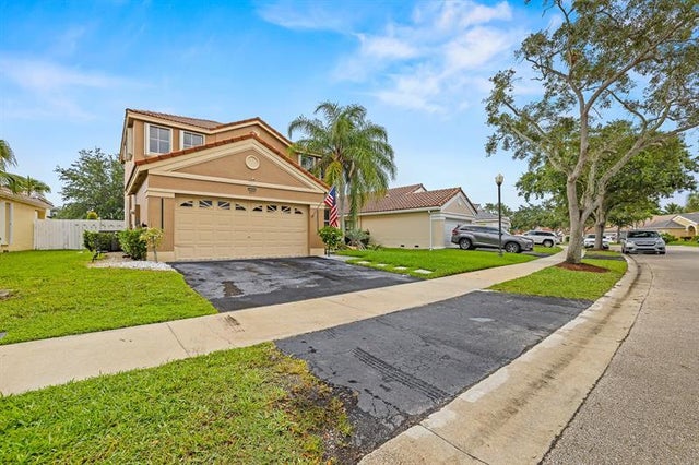 2 of 31 - 695 Falling Water Rd, Weston, FL