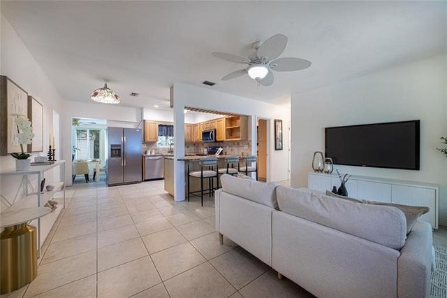 5 of 42 - 1462 Sw 16th Ter, Fort Lauderdale, FL