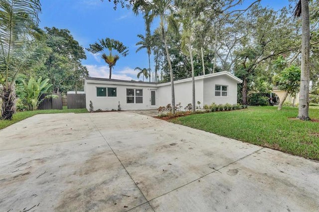 2 of 19 - 3721 N 66th Ave, Hollywood, FL