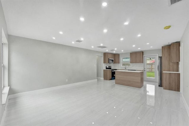 3 of 19 - 3721 N 66th Ave, Hollywood, FL