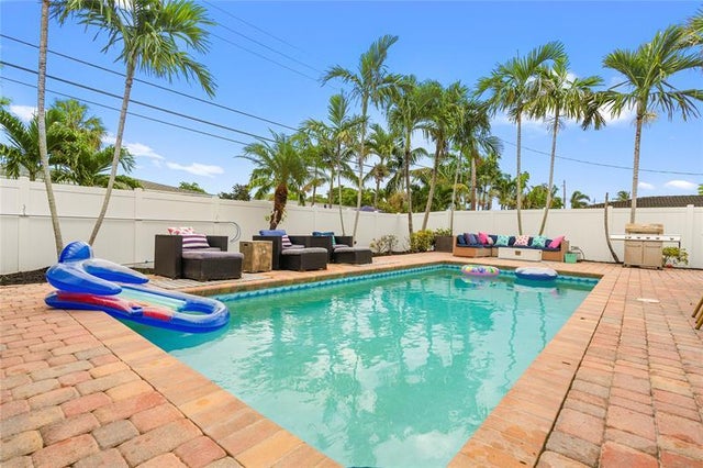 1 of 35 - 261 Se 8th St, Pompano Beach, FL