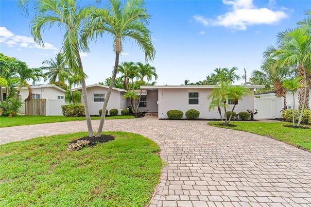 2 of 35 - 261 Se 8th St, Pompano Beach, FL