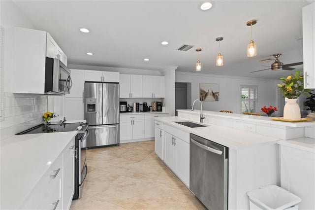 3 of 35 - 261 Se 8th St, Pompano Beach, FL