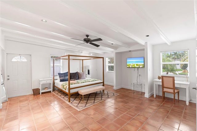 4 of 35 - 261 Se 8th St, Pompano Beach, FL