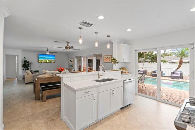 5 of 35 - 261 Se 8th St, Pompano Beach, FL