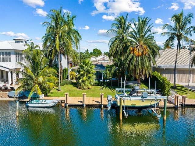 2 of 34 - 2612 Grace Dr, Fort Lauderdale, FL