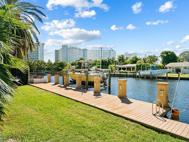 3 of 34 - 2612 Grace Dr, Fort Lauderdale, FL