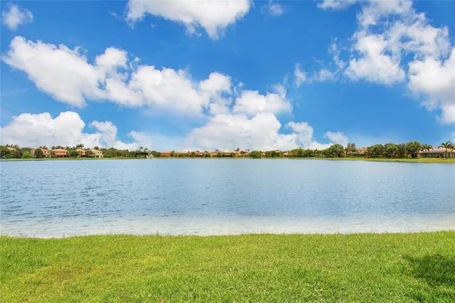 4 of 40 - 3460 Princeton Dr, Wellington, FL