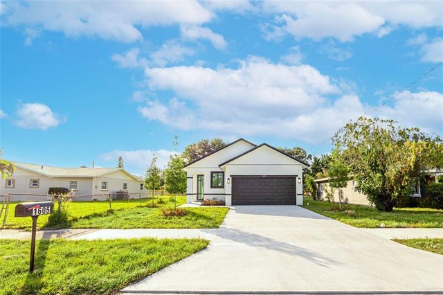 3 of 39 - 1605 N 23rd St, Fort Pierce, FL