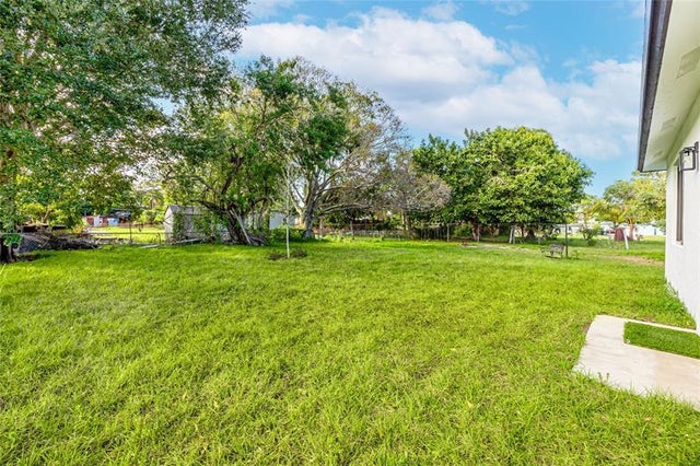 5 of 39 - 1605 N 23rd St, Fort Pierce, FL