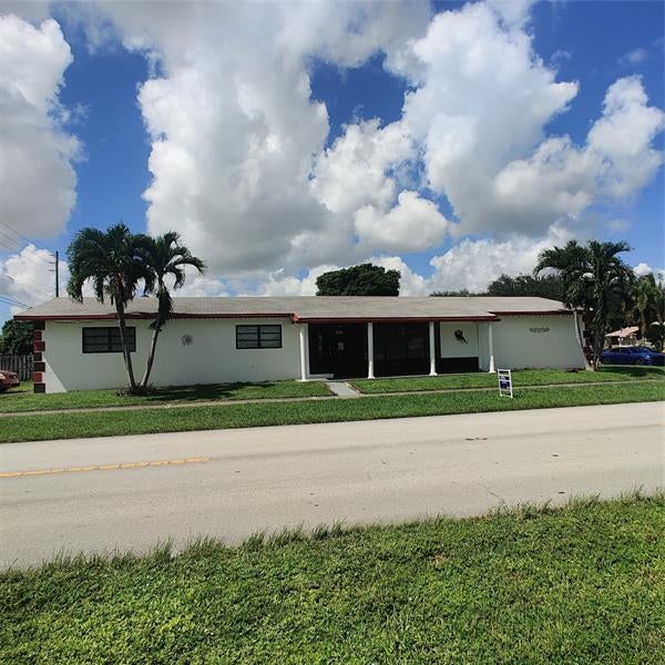 1 of 27 - 600 S 46th Ave, Hollywood, FL