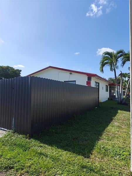 3 of 27 - 600 S 46th Ave, Hollywood, FL