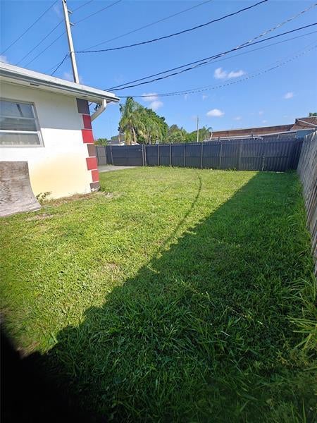 4 of 27 - 600 S 46th Ave, Hollywood, FL