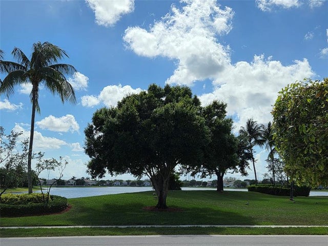 1 of 34 - 383 Berenger Walk, Royal Palm Beach, FL