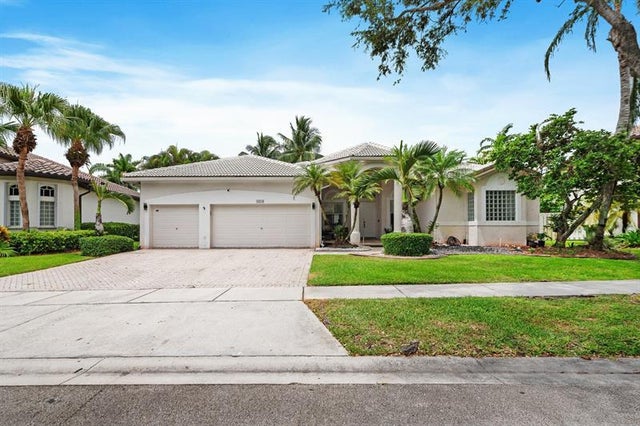 1 of 35 - 16750 Nw 19th St, Pembroke Pines, FL