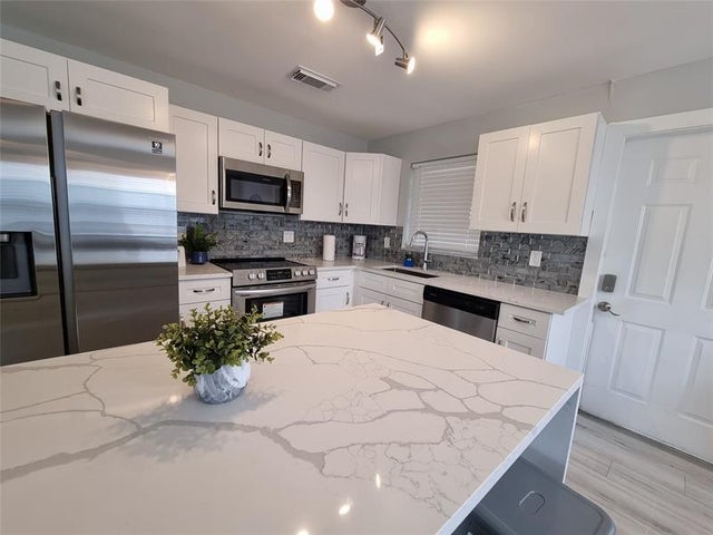 5 of 19 - 4740 Sw 43rd Ave, Fort Lauderdale, FL