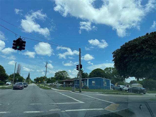 2 of 14 - 1589 Nw 6th Ave, Pompano Beach, FL