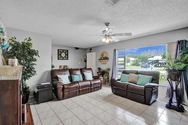 4 of 46 - 9516 Nw 80th Ct, Tamarac, FL