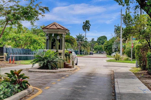 3 of 40 - 1801 Ne 23rd Ave, Fort Lauderdale, FL