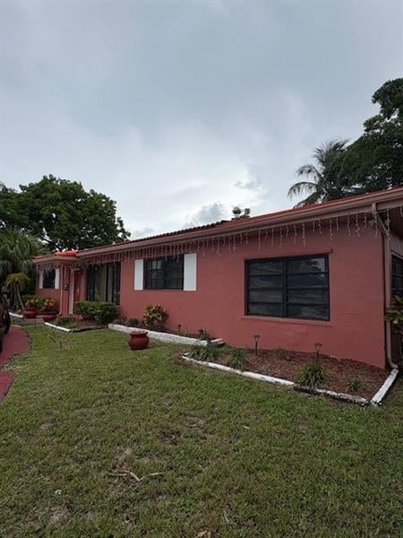1 of 21 - 9281 Martinique Dr, Miami, FL