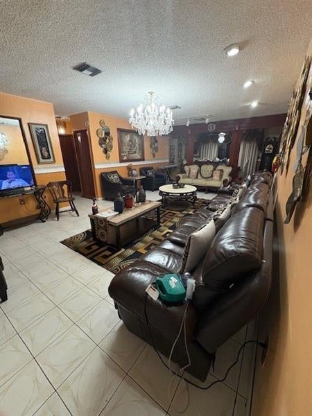 2 of 21 - 9281 Martinique Dr, Miami, FL