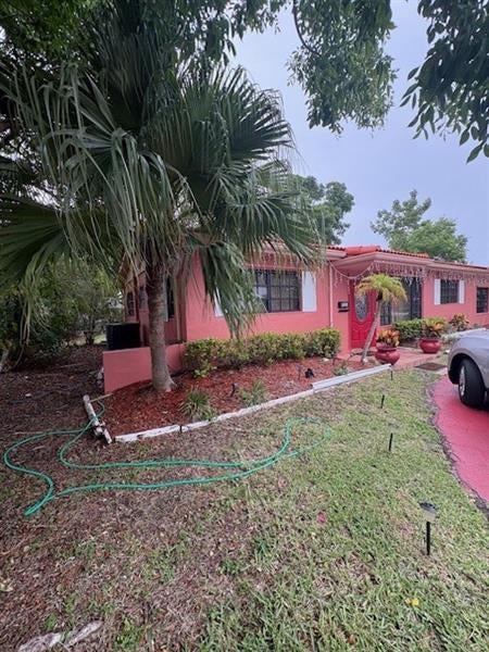 3 of 21 - 9281 Martinique Dr, Miami, FL
