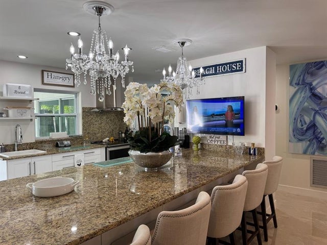 4 of 17 - 713 Sw 15th St, Boynton Beach, FL