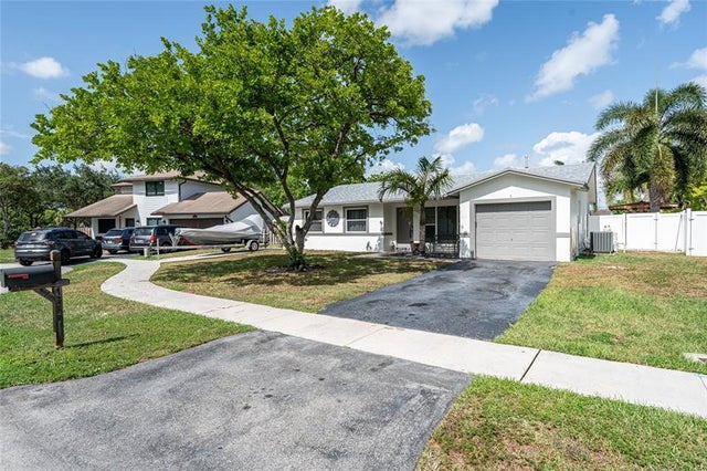 2 of 21 - 4360 Nw 116th Ave, Sunrise, FL