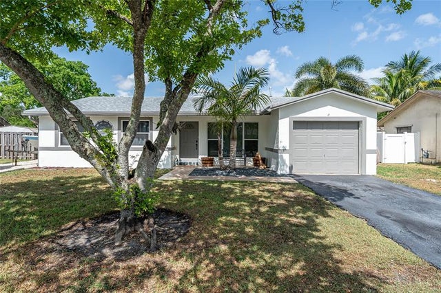 3 of 21 - 4360 Nw 116th Ave, Sunrise, FL