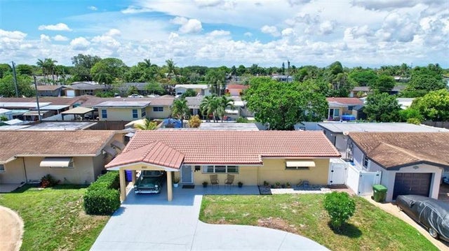 3 of 43 - 8501 Nw 11th Ct, Pembroke Pines, FL