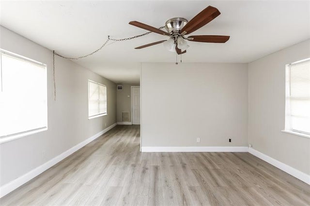 5 of 18 - 2903 Apalachee Rd, West Palm Beach, FL