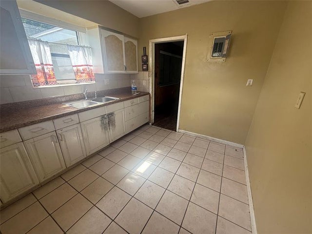 4 of 10 - 340 Carolina Ave, Fort Lauderdale, FL
