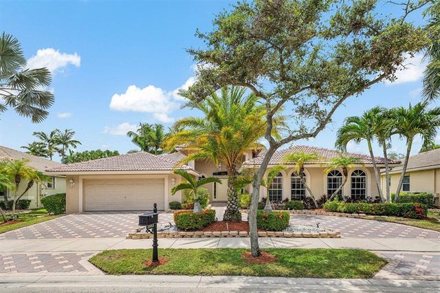2 of 36 - 3852 Oak Ridge Cir, Weston, FL