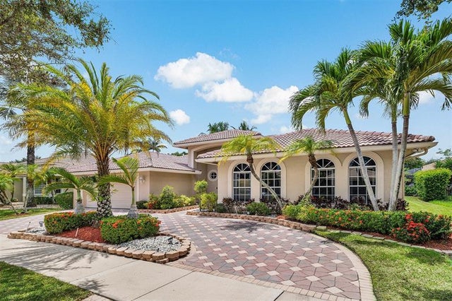 3 of 36 - 3852 Oak Ridge Cir, Weston, FL