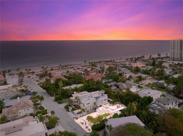 3 of 49 - 3304 Ne 15th Ct, Fort Lauderdale, FL