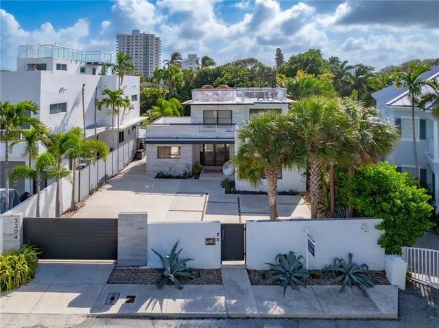 4 of 49 - 3304 Ne 15th Ct, Fort Lauderdale, FL
