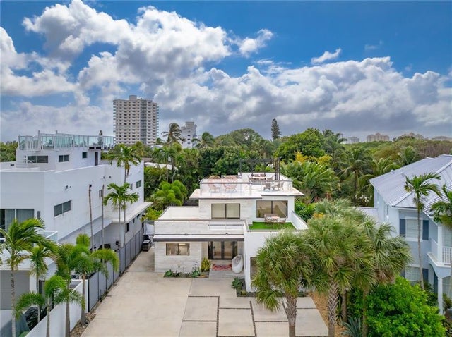 5 of 49 - 3304 Ne 15th Ct, Fort Lauderdale, FL